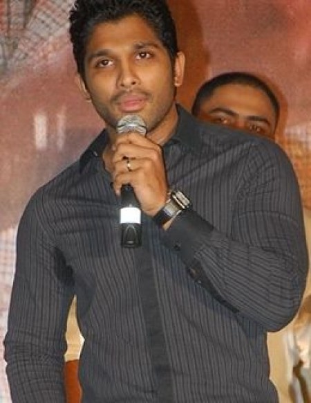 Allu Arjun and Lingusami team up for a bilingual