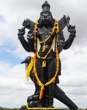 నీలం శంఖం పుష్పాలతో శనిదేవుడికి పూజ