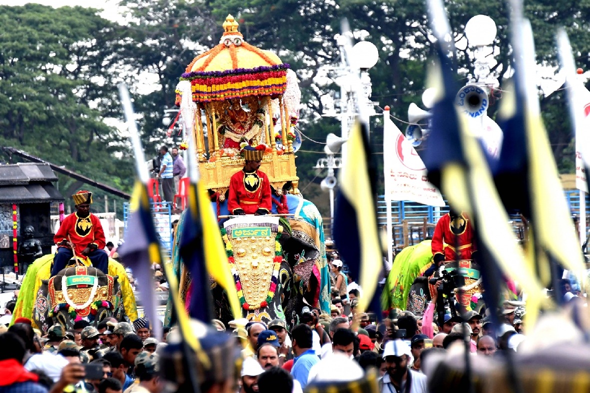 Karnataka gears up for Mysuru Dasara, elephants accorded grand welcome