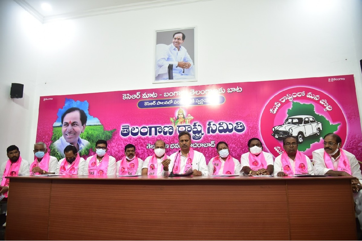 TRS candidate files nomination for Huzurabad on first day