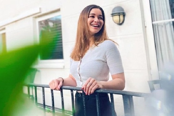 Sachin Tendulkar's daughter Sara gets a 'like' from Kartik Aaryan