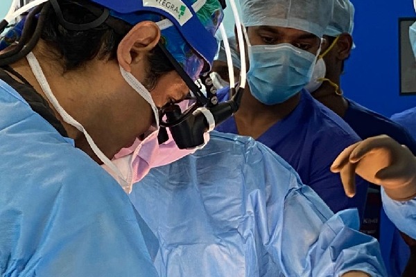 Doctors at KIMS Hyderabad perform breathing lung transplant