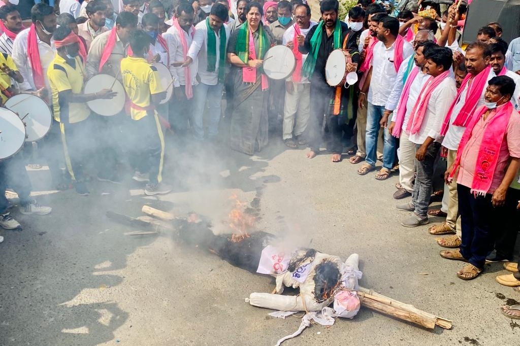 TRS holds statewide protests against Centre's 'anti-farmer policies'