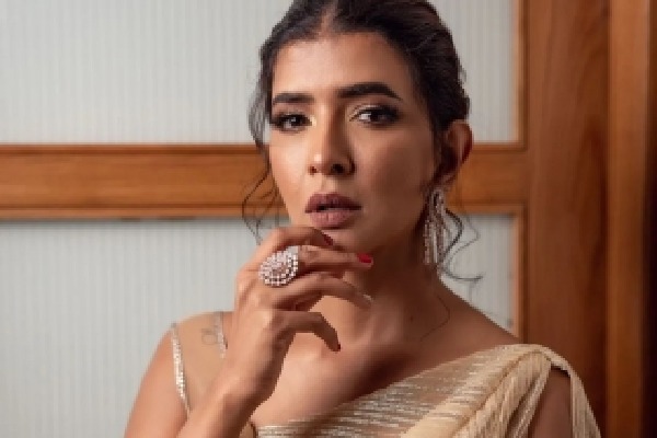 Lakshmi Manchu urges Telangana govt to institutionalise digital education