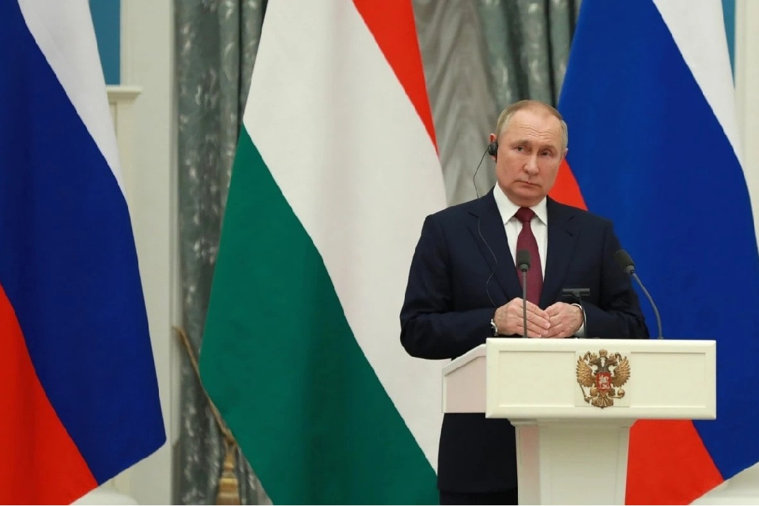 Russia vows 'strong response' to new US sanctions