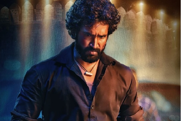 Fiery first look of Aadhi in 'The Warriorr' released