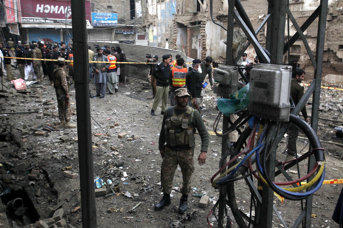 Suicide blast in Peshawar Shia mosque kills at least 30