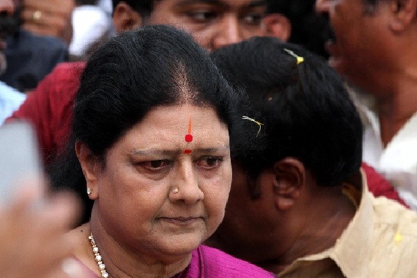 Jail perks case: Karnataka court grants bail to Sasikala, four others
