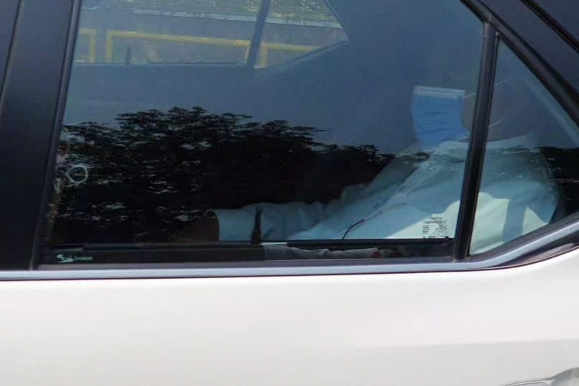 Gandhis reach out to dissenters, Rahul meets Hooda