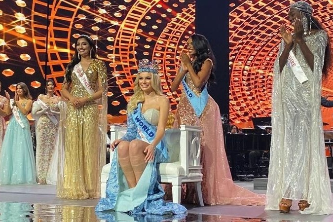 Karolina Bielawska is Miss World 2021