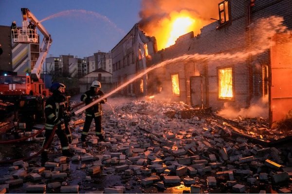 300 killed in Russian attack on Ukraine theatre