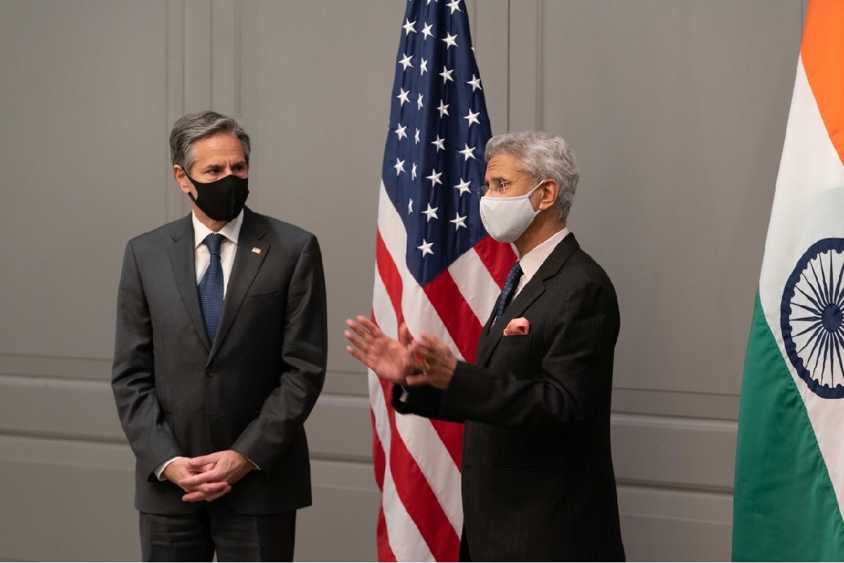 2+2 starts off looking on difference India, US can make