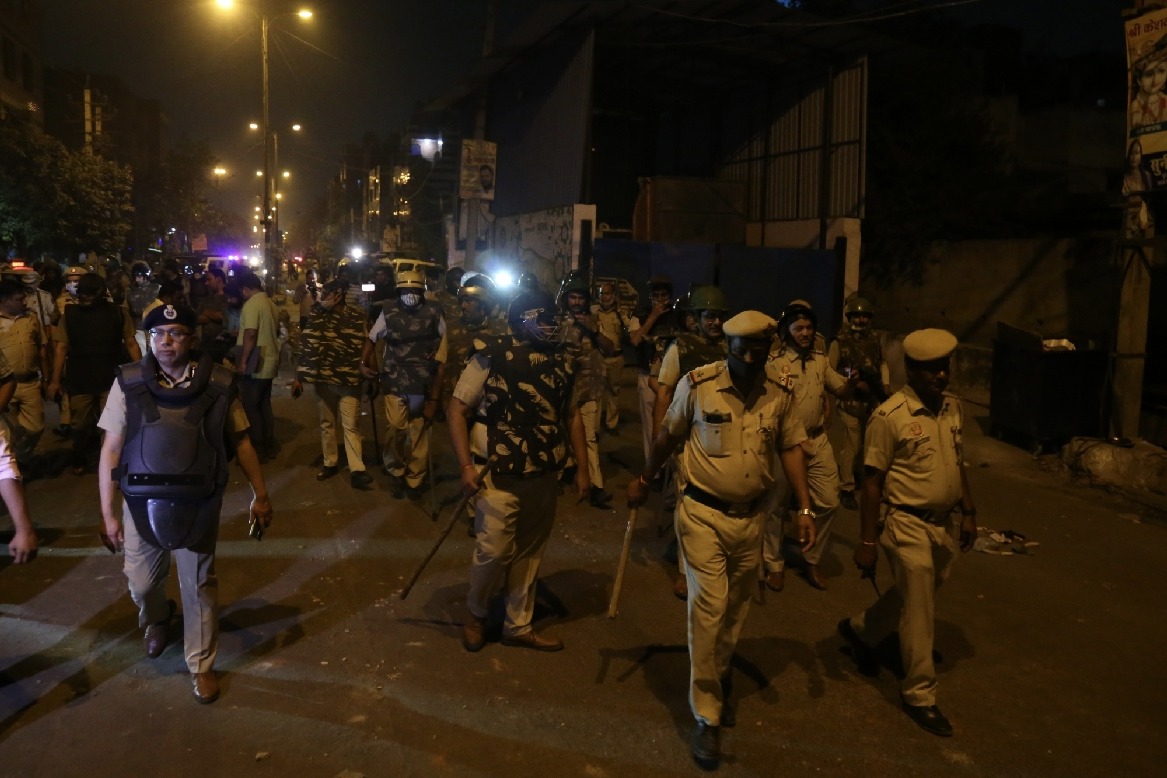 Jahangirpuri violence: Even women were carrying stones, says injured cop