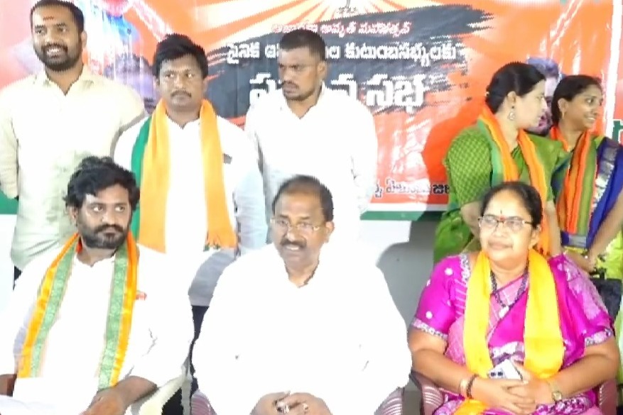 AP: BJP, CPI oppose cash payment to beneficiaries instead of supplying ration rice