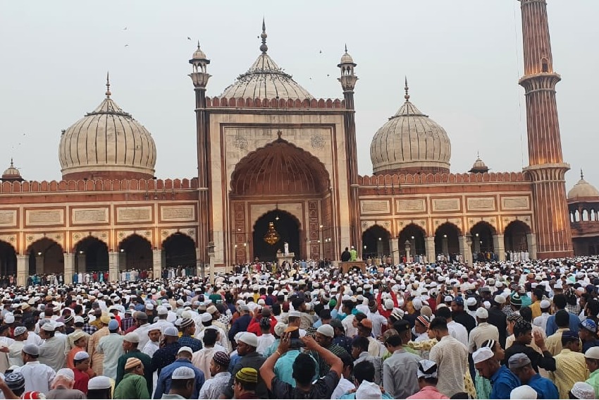 After 2-yr hiatus, devotees offer Namaz at Delhi's Jama Masjid on Eid-ul-Fitr