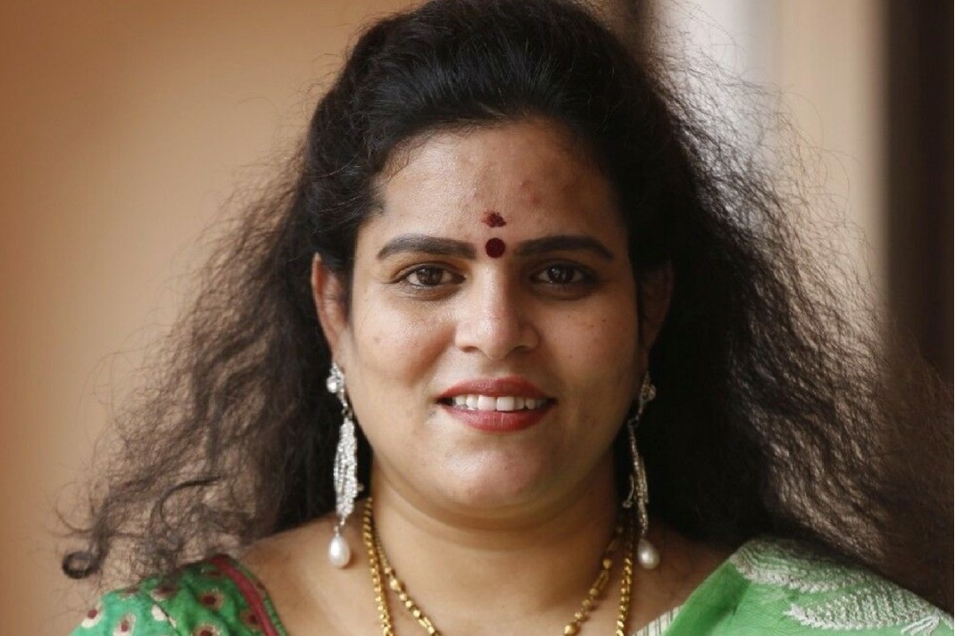 Actor Karate Kalyani, YouTuber Srikant Reddy publicly slap each other