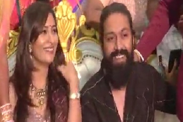 'KGF' star Yash attends buddy's wedding in hometown Mysuru, steals hearts