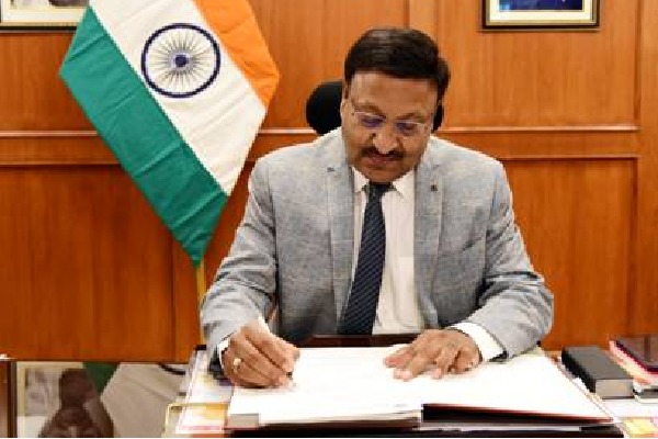 Rajiv Kumar takes charge as country's 25th Chief Election Commissioner