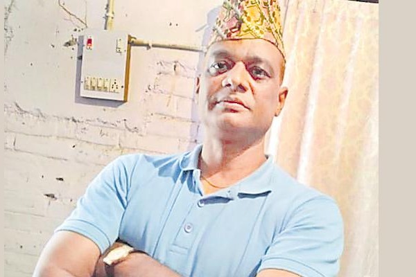 Intelligence officer dies after accidental fall