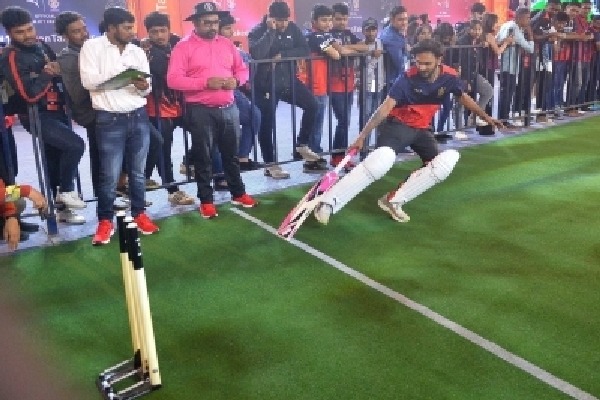 RCB fans create Guinness World Record for Most Cricket Runs between the wickets in an hour
