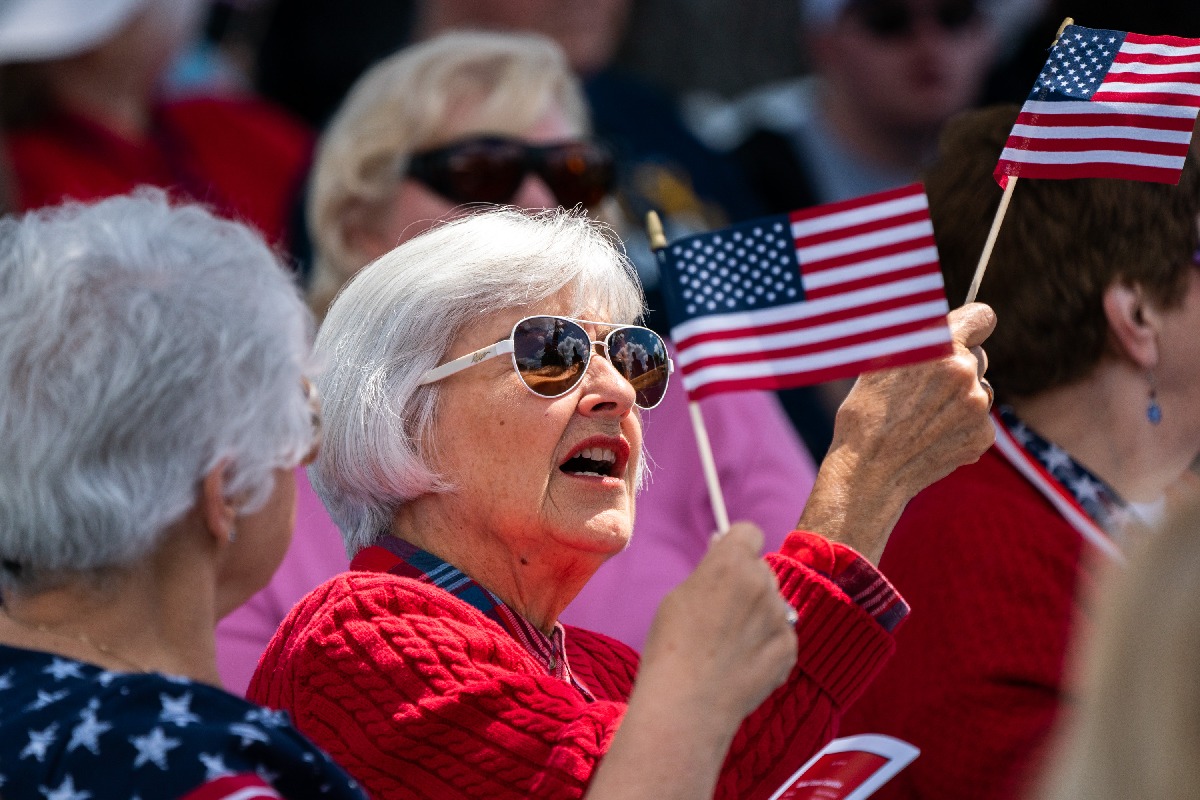 New Yorkers celebrate Memorial Day marking start of summer