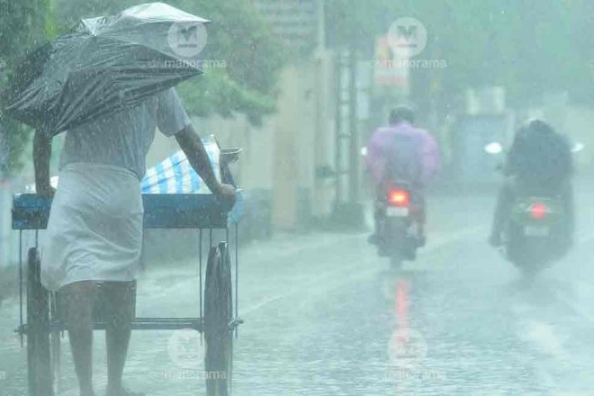 Heavy rains in AP, lightening alert in 10 districts