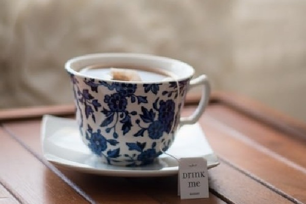 Pakistanis asked to drink less tea to cut imports