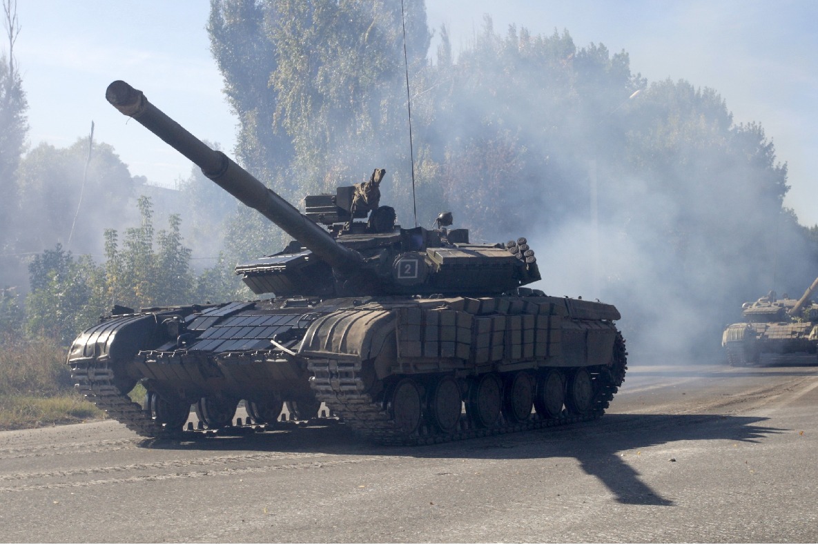 Thousands of civilians stuck in key Ukrainian city