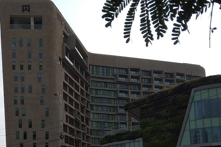 Hyd: 8 men abuse UN employee in five-star hotel pub, attack her friends with liquor bottles