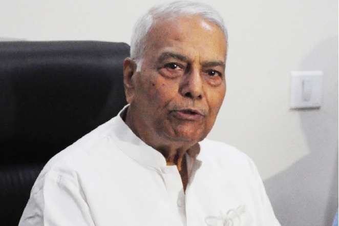 Prez poll: Sinha to file nomination on Monday but fissures appear in Oppn