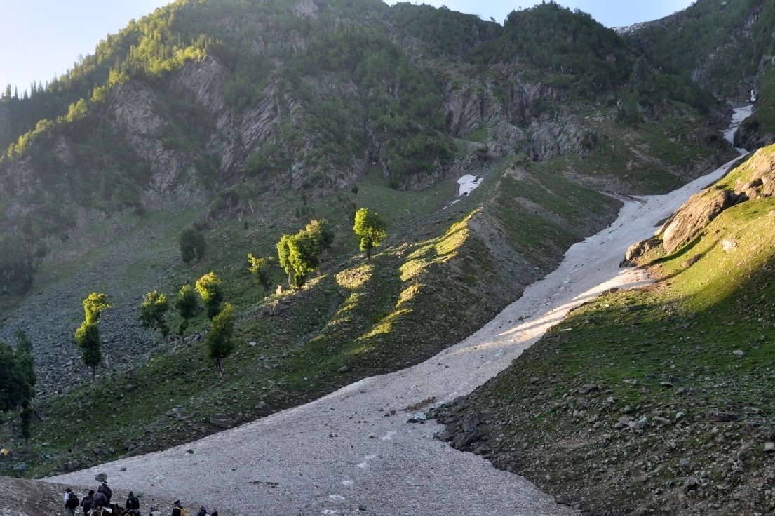 Over 11,000 pilgrims perform Amarnath Yatra, another batch of 6,113 leaves for valley
