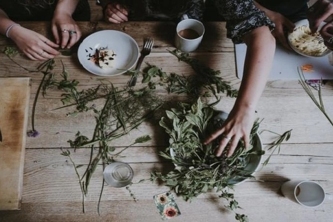 Adding herbs to your tea is the best thing you could do this monsoon