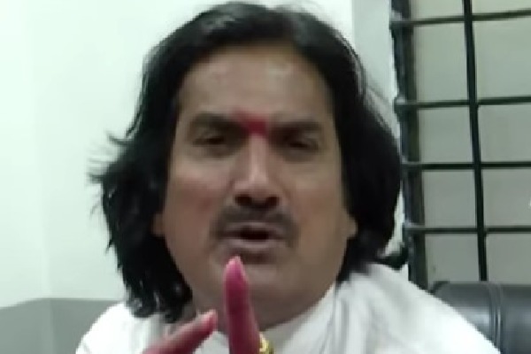 Hyd: Fake baba lures lakhs of women promising plots for free