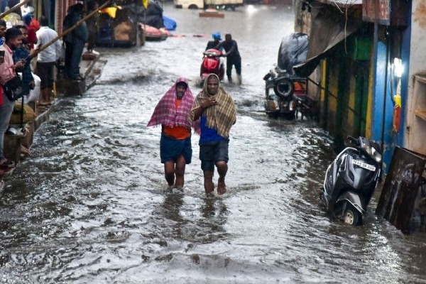 IMD issues red alert for Telangana for two days