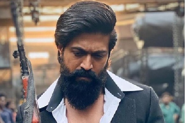 Hitmaker Yash completes 14 yrs in cinema; fans celebrate
