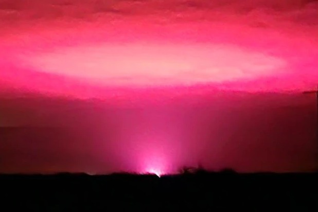 Mysterious pink glow surprises Australian townies
