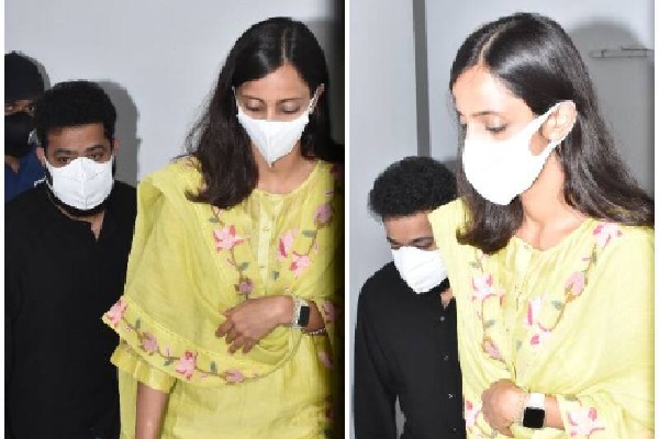 Jr. NTR consoles kin of NTR’s daughter Uma Maheswari