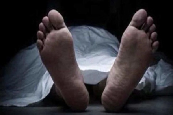 4 killed as car overturns after tyre-burst in Telangana