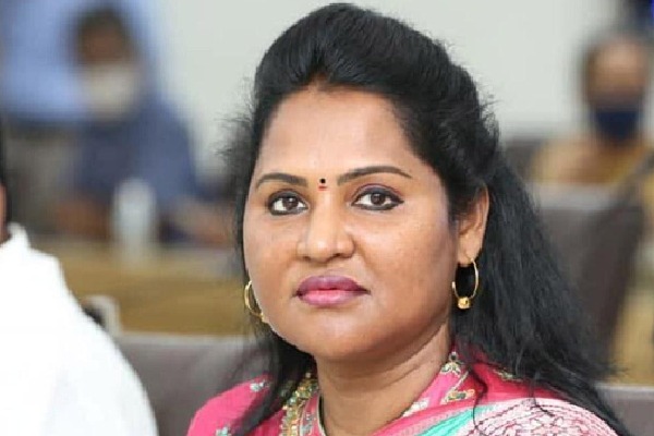 MLA Undavalli Sridevi stages midnight protest