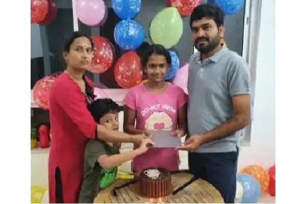 Family of four commits suicide in hotel in Nizamabad 