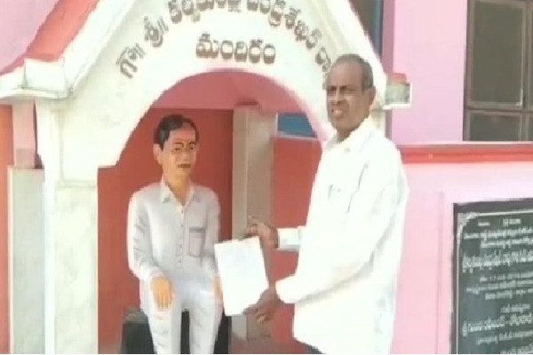 Hyderabad man to construct KCR temples across State