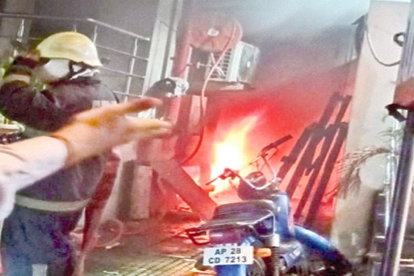 Seven killed in fire mishap in Secunderabad