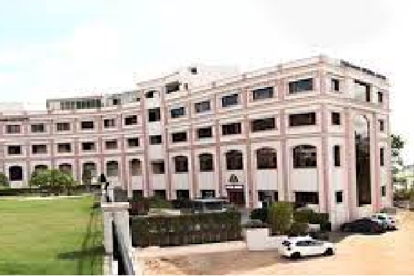 Film Nagar Cultural Club elections on Sunday; Bandla Ganesh in the fray