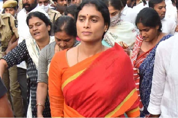 BRS stands for Bar & Restaurant Party, mocks YS Sharmila