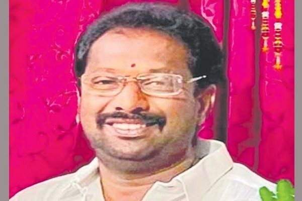 Murder attempt on YSRCP leader in WG dist