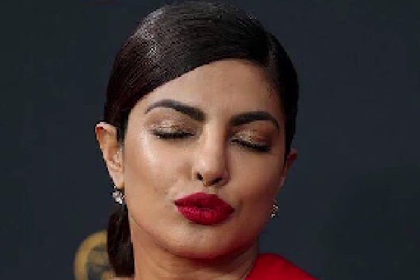Priyanka Chopra turns chef at her New York restaurant, tickles taste buds of foodies