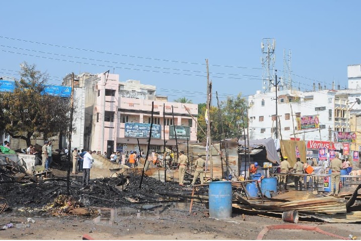2 die in cracker shop fire in Vijayawada