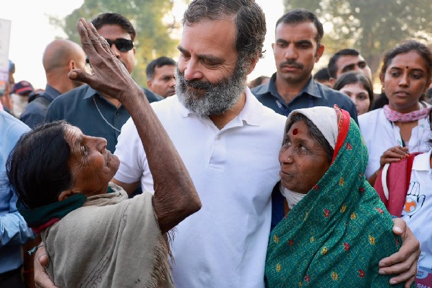 Maha: Congress to distribute 100,000 copies of Constitution