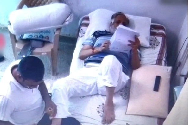 Housekeeping service at Satyendar Jain's cell in Tihar jail sparks row