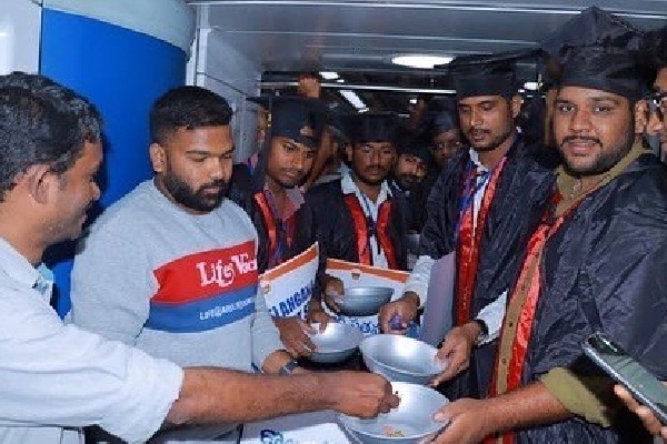 Novel protest: BJP men go begging in Hyderabad metro